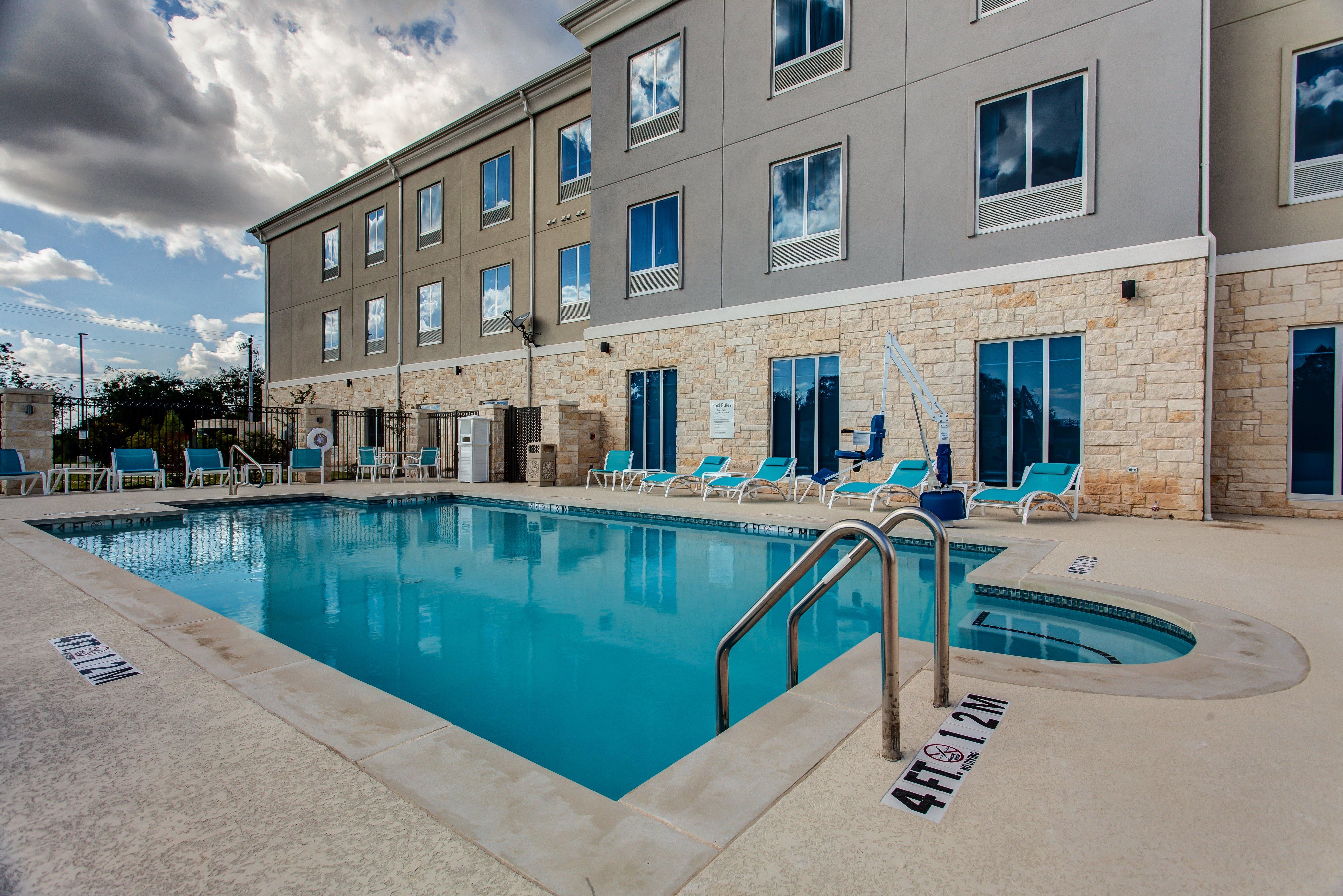 Holiday Inn Express & Suites Gatesville - N. Ft Hood, An Ihg Hotel Esterno foto